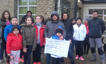 Padres de EPP80. Apoyan a los docentes pero quieren que den algunos d&iacute;as de clase.