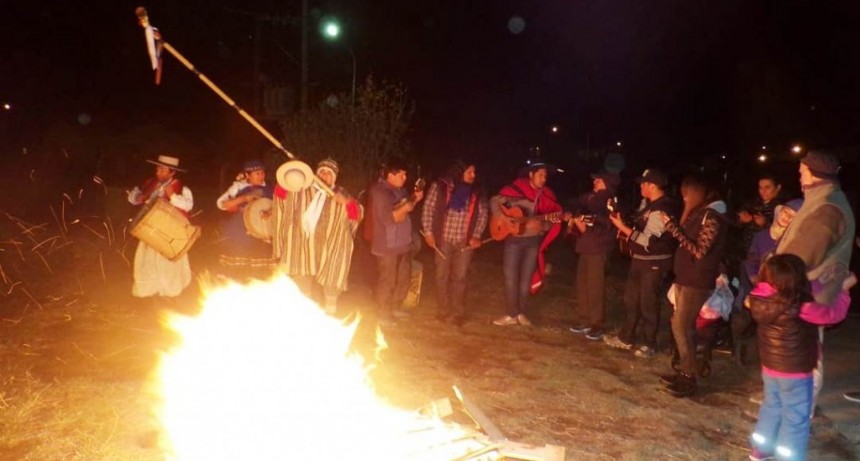 En El Calafate se rindi&oacute; homenaje al &ldquo;H&eacute;roe Gaucho&rdquo;