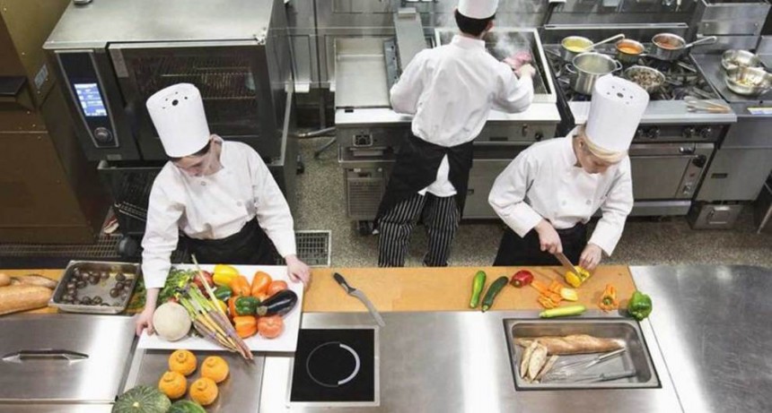 Gastron&oacute;micos logran 25% de aumento, aunque resta acordar con FEHGRA