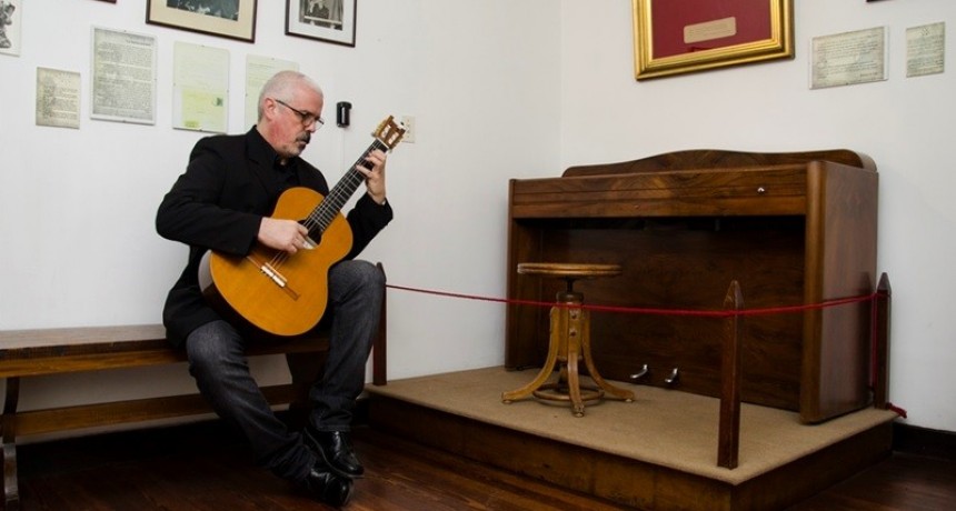 Gabriel Comas particip&oacute; del &ldquo;Festival Internacional de Guitarra Cl&aacute;sica&rdquo;