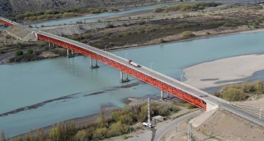Corte total de circulaci&oacute;n en el puente sobre R&iacute;o Santa Cruz