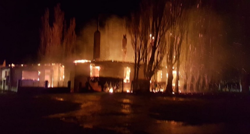 La Esperanza. P&eacute;rdidas totales en incendio de hist&oacute;rica estancia