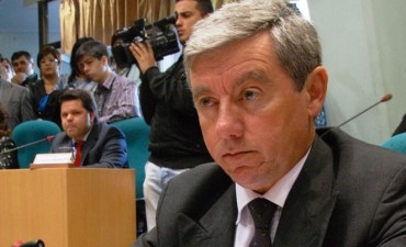 Arabel arremeti&oacute; contra oposici&oacute;n y gremios de la MUS