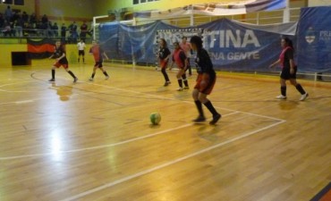 Las Chinas mandan en el futsal Femenino de El Calafate