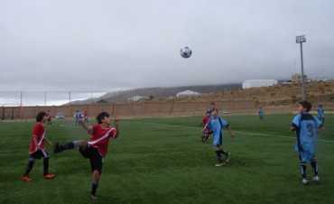 Se juega la Etapa Local del F&uacute;tbol Evita en El Calafate