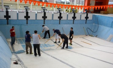 Natatorio: Cambiar&aacute;n el piso y paredes de la piscina 