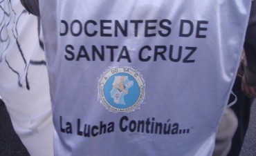 ADOSAC no vuelve a clases si no pagan aguinaldo