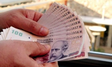 Aguinaldo: algunos cobran, otros reciben promesas, y los dem&aacute;s ni noticia