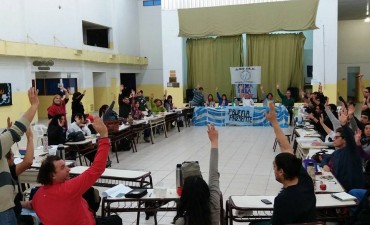 Maestros de paro por el aumento, otros de paro por el aguinaldo