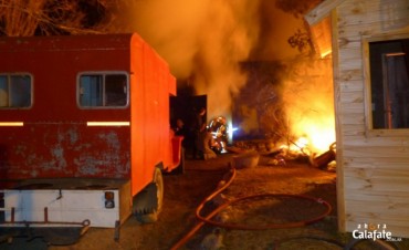 Incendio en una carpinter&iacute;a