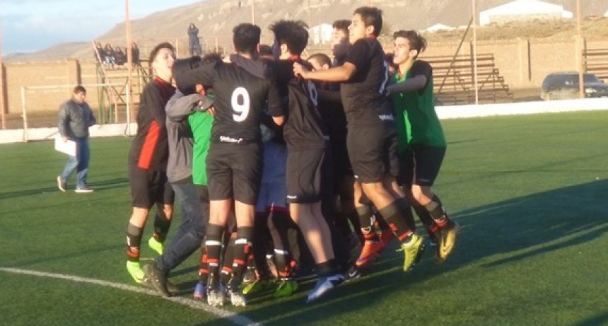 Esperanza y Newell�s Old Boys clasificaron en los Evita