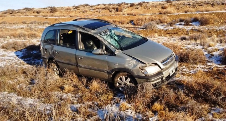 Familia de El Calafate protagoniz&oacute; un vuelco