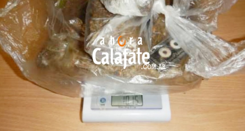 Conductor tra&iacute;a marihuana en su auto y adosada a su cuerpo.