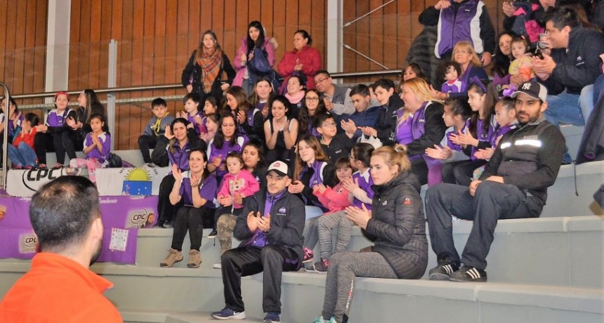 Deportistas locales conocen el Microestadio.
