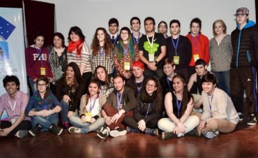 Estudiante calafatense integra el Parlamento Juvenil Mercosur 2015
