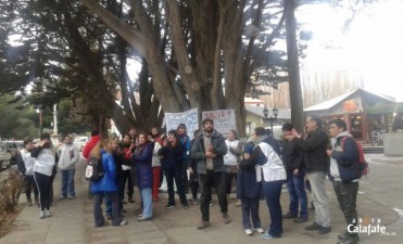 Docentes y personal de salud reclaman por Aguinaldos