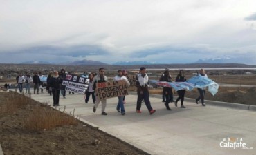 ADOSAC march&oacute; a la ruta contra la Emergencia Educativa