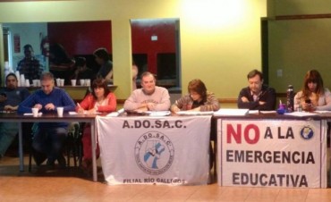 ADOSAC no har&aacute; paro pero exige que se retire el proyecto de Emergencia Educativa