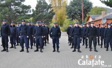 El acuartelamiento de polic&iacute;as no llega a la zona