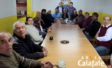 Polic&iacute;as retirados se reunieron con sus representantes