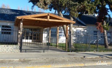 Seguir&aacute; sin clases la Escuela 9