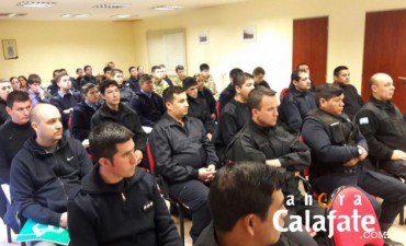 Polic&iacute;as e Inspectores reciben capacitaci&oacute;n legal y practica de Transito.