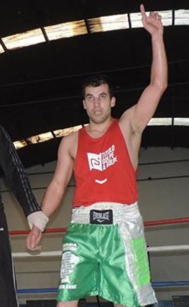 Calafate&ntilde;o debuta en el boxeo profesional