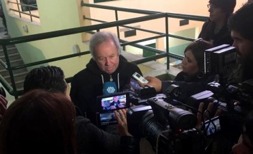 Peralta calific&oacute; las PASO como una encuesta abierta