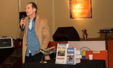 Kazansew estuvo en la Feria del Libro