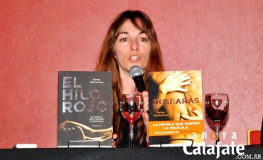 Erika Halvorsen: &ldquo;Mi libro no es para pacatos&rdquo;.