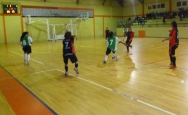 Cicl&oacute;n sigue mandando en el Futsal Femenino