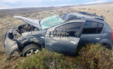 Despiste y vuelco camino a El Chalt&eacute;n