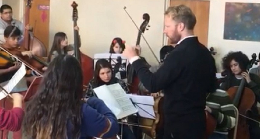 J&oacute;venes m&uacute;sicos de El Calafate participaron del Curso de Cuerdas para orquestas