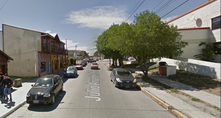 Roban sin forzar, con guantes, y dejan canilla abierta