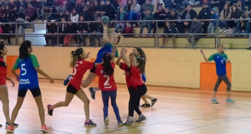 Handball: Upsala domina en la Liga Escolar