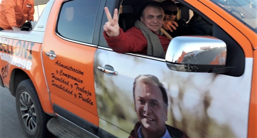 Las caravanas, lo que no pueden reemplazar las redes sociales.