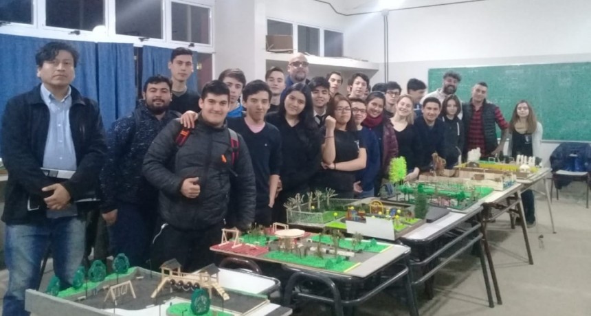 Estudiantes presentaron proyectos para una Plaza
