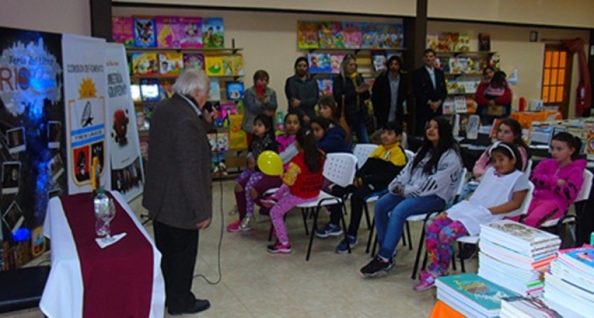 1&deg; Feria del Libro &ldquo;Rio Shehuen&rdquo; en Tres Lagos