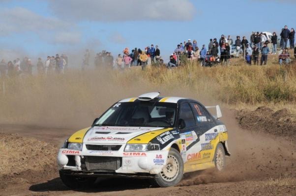 Piloto y navegante de El Calafate correrán en el Rally de Los Glaciares