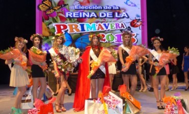 Dos reinas en la Fiesta del Estudiante y de la Primavera