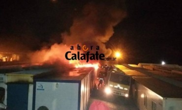 Incendio destruy&oacute; gamelas de las represas