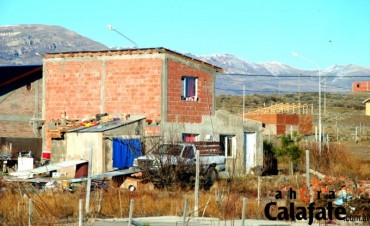 Desesperante momento de una familia a la que no le devuelven su vivienda