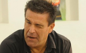 Chiqui Abecasi llega con su unipersonal.
