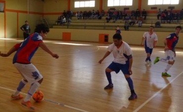Tres Lagos y La Banda mandan en el Futsal de la Primera B