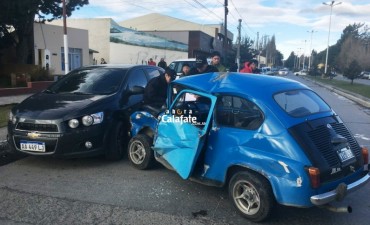 Otro m&aacute;s. Violento choque en Libertador y 17 de Octubre