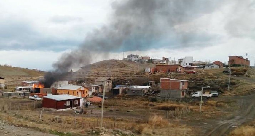 Incendio caus&oacute; p&eacute;rdidas totales