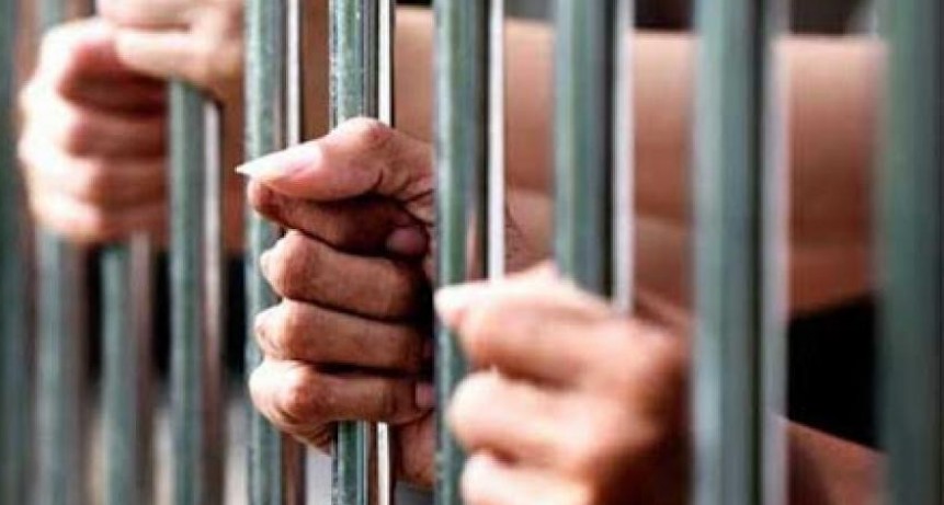 Piden entre 10 y 12 a&ntilde;os de condena por abuso a un docente