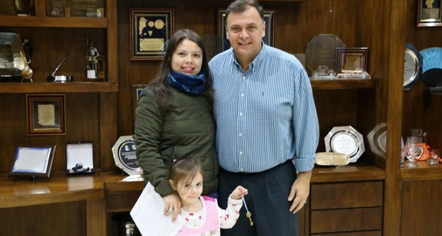 Municipio entreg&oacute; nuevas viviendas 