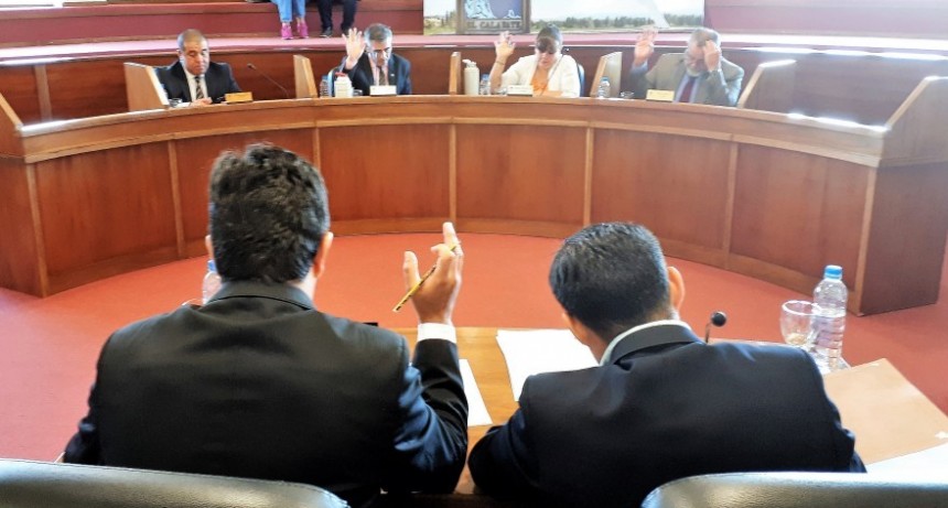 Enojo de concejales. &ldquo;Que se dejen de joder con la salud de los santacruce&ntilde;os&rdquo;.