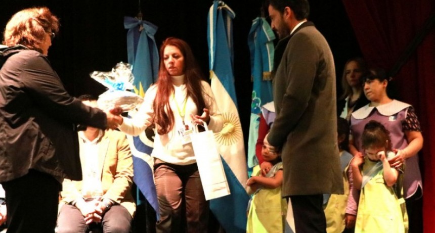 Comenz&oacute; el 1&deg; congreso internacional de educaci&oacute;n biling&uuml;e de personas sordas en El Calafate